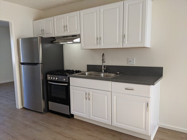 Studio Kitchen - 153 S Hayworth Ave