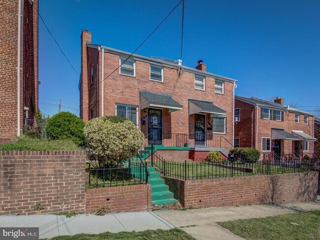 Building Photo - 4230 Hildreth St SE