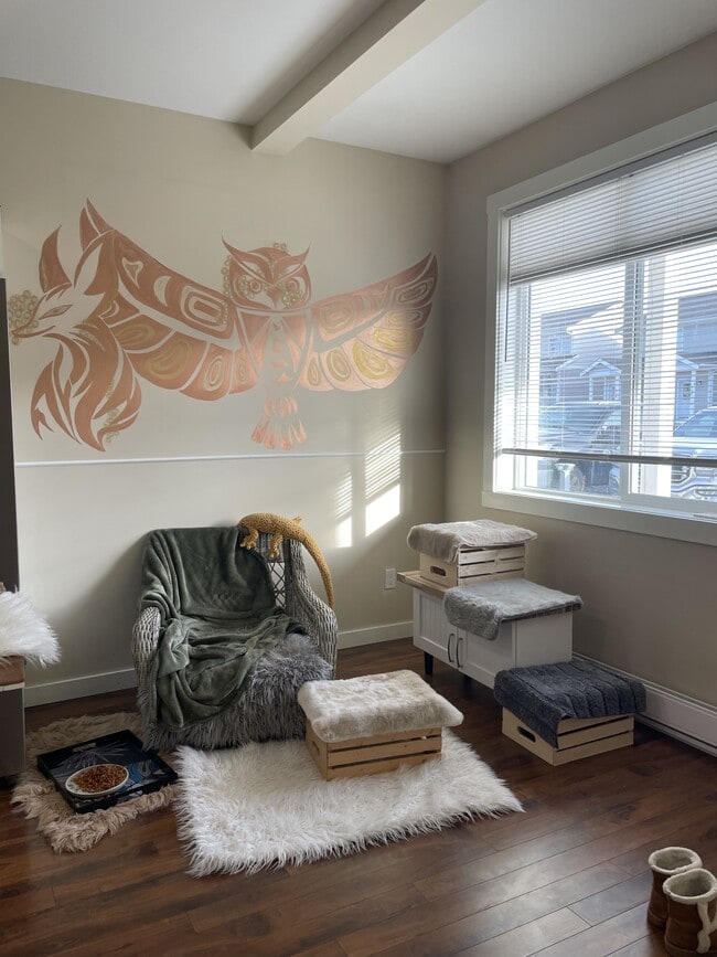 Building Photo - 10904-10102 102 Ave