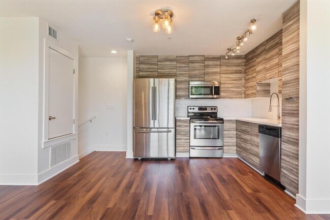 Foto del edificio - 604 N Bluff Dr