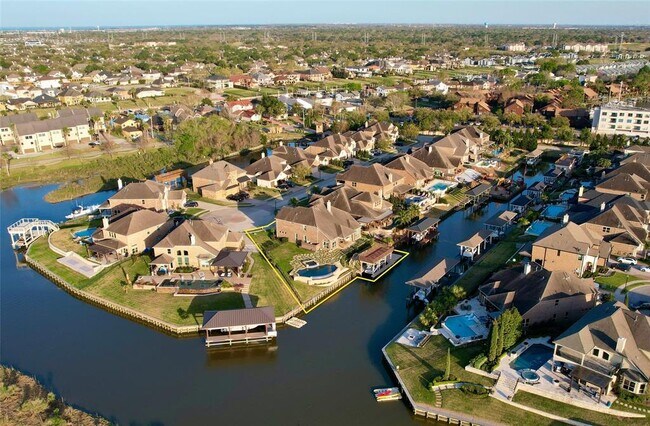 Building Photo - 853 Coastal Ct