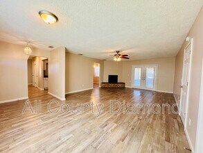 Building Photo - 167 Lauren Ln