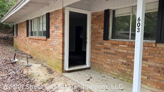 Building Photo - 3 br, 1 bath House - 603 Olive St