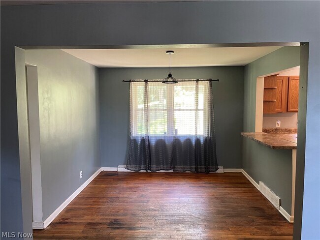 Foto del edificio - 62910 Dunning Ln