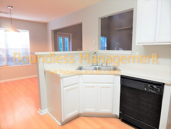 Building Photo - 2261 Charleston Pointe SE