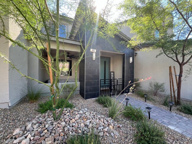 Building Photo - Beautifully upgraded 3BD/2.5BA townhome in...