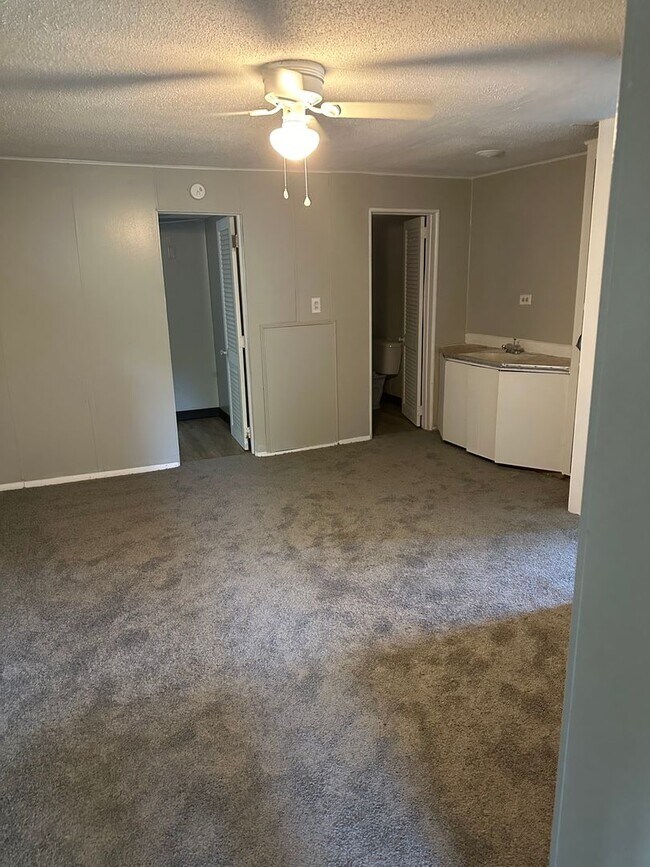 Foto del edificio - Fenced Yard