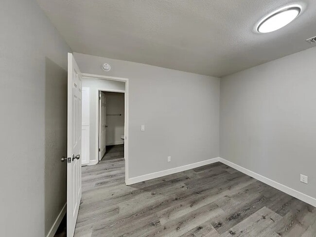 Building Photo - 4609 Laguna W Way