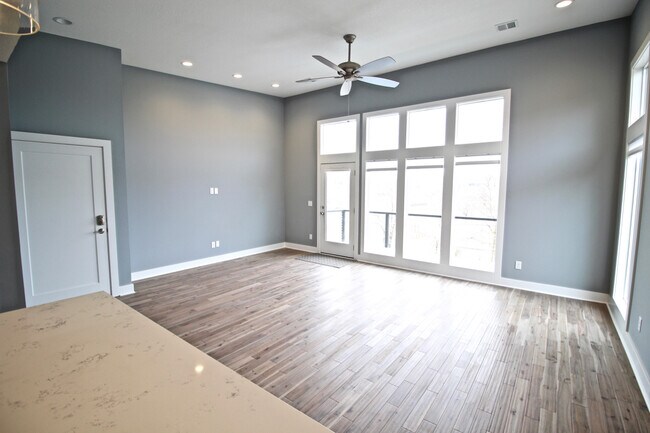 Foto del edificio - 3923 Kenwood Ave