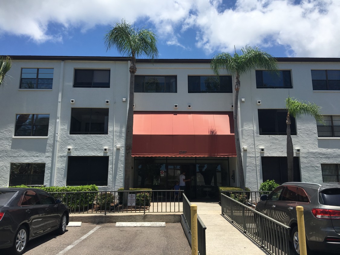 Foto principal - 2587 Countryside Blvd