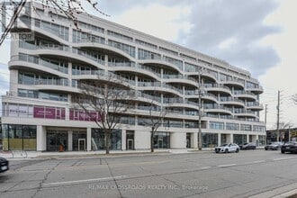 Building Photo - 689 The Queensway