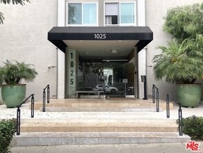 Building Photo - 1025 Kings Rd