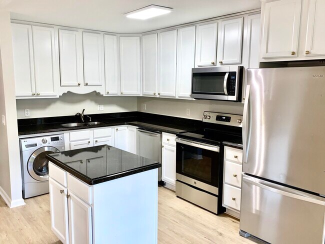 Foto del edificio - 102 N Lakeside Dr