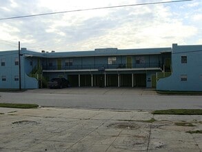 Building Photo - 802 Avenue K