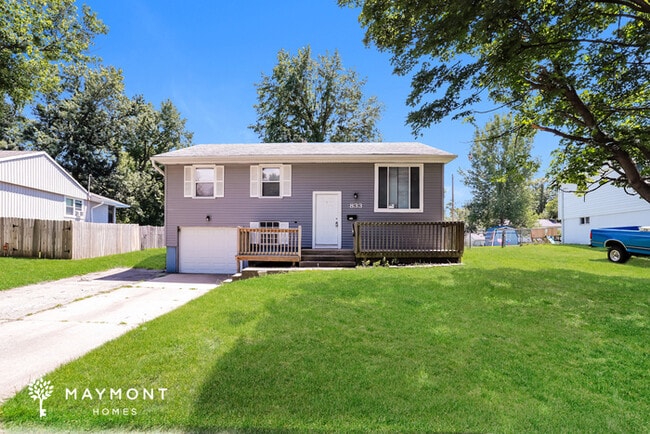 Building Photo - 833 N Ponca Dr