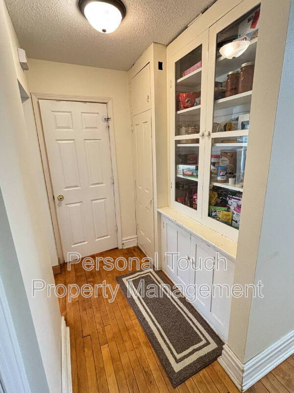 Building Photo - 411 4th Ave S