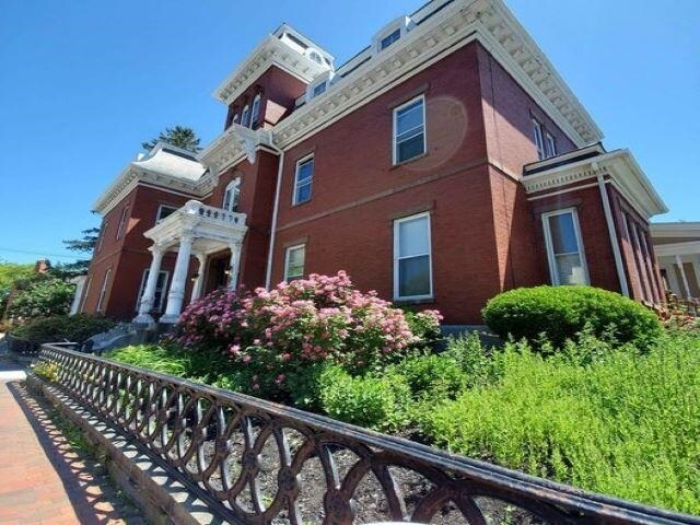 Primary Photo - 241 Middle Street