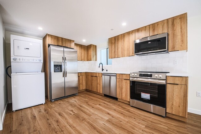 Building Photo - Brand-New 2BD / 2.5BA Duplex in Elysian He...