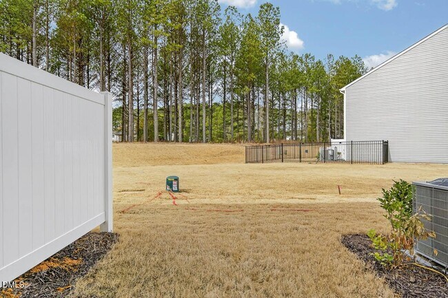 Foto del edificio - 8535 Beckett Chase Wy