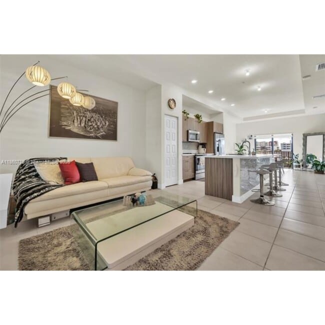 Foto del edificio - 8045 NW 104th Ave