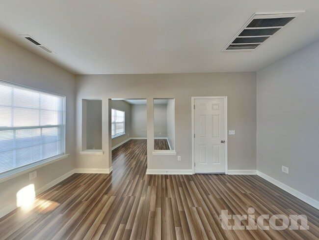 Building Photo - 8322 Knapp Ct