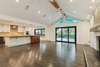 Building Photo - 6945 Tokalon Dr