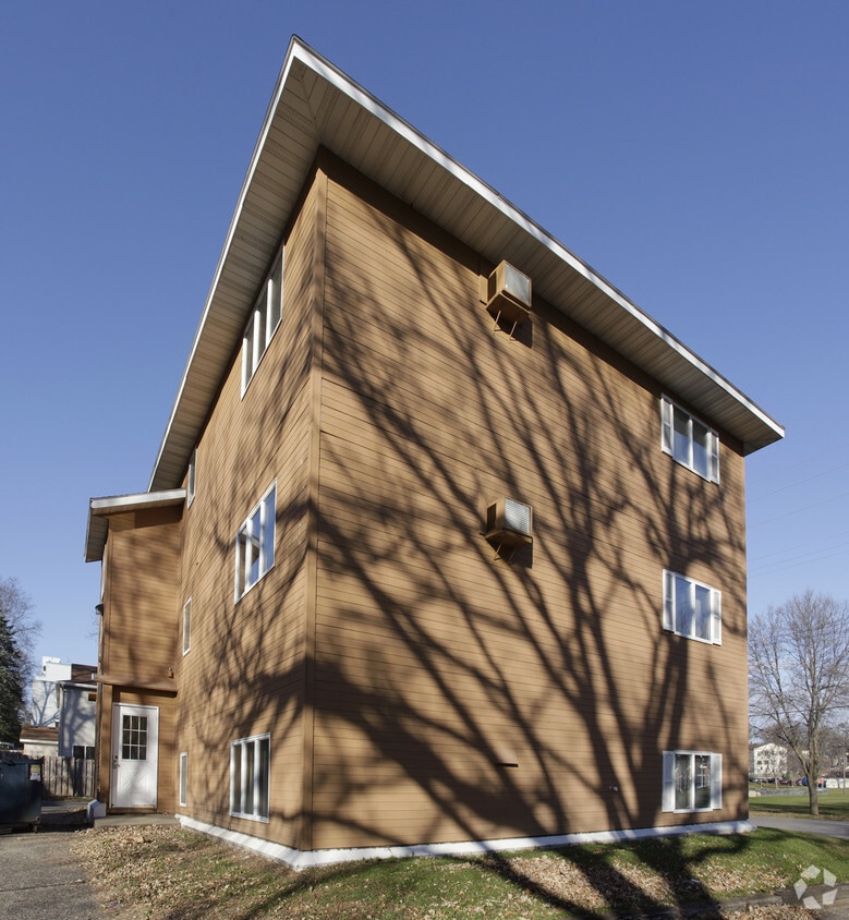 Building Photo - 710 13th St S