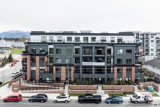 Building Photo - Kew Montrose Suites