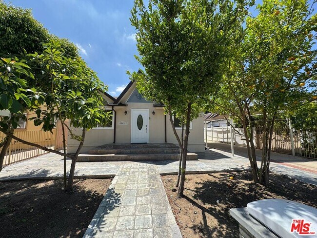 Foto del edificio - 5049 Hesperia Ave