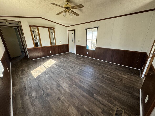 Building Photo - 187 Echo Dr