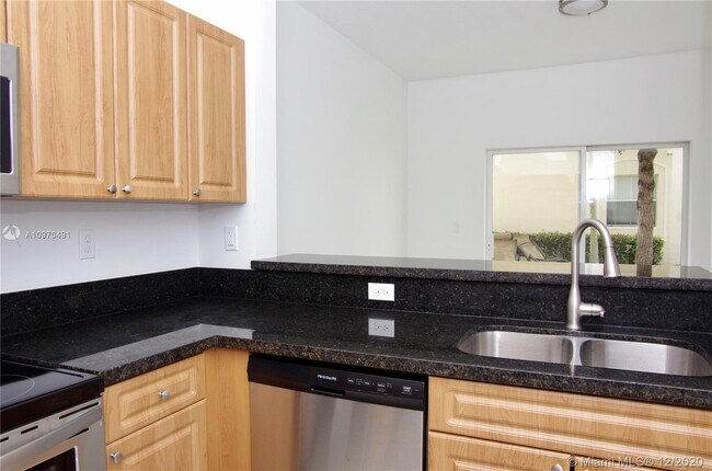 Foto del edificio - 2826 SE 16th Pl