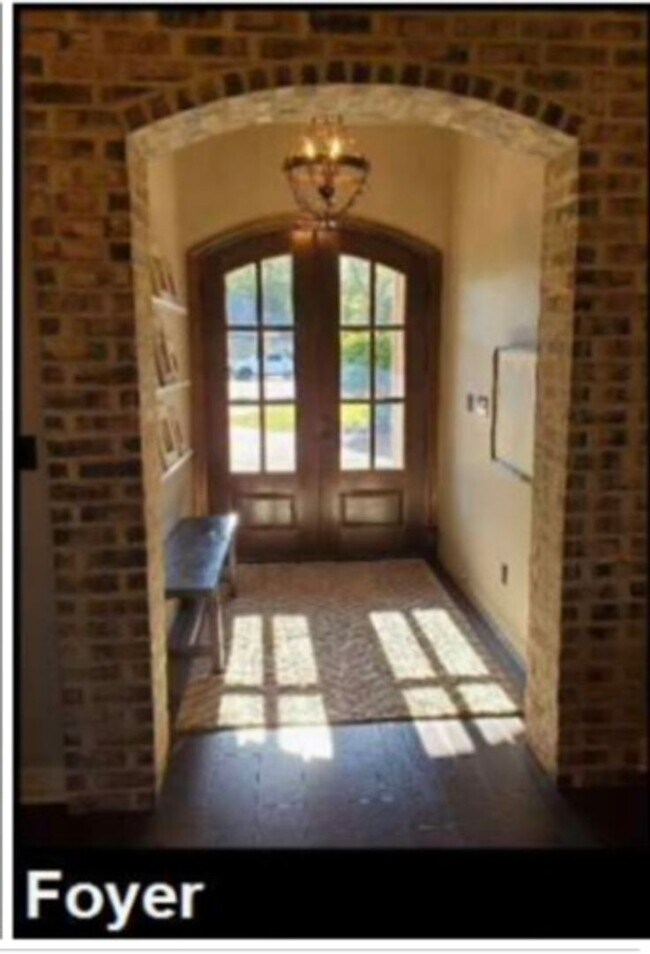 Foto del edificio - 4 BEDROOM, 3 BATHROOM IN TIBURON