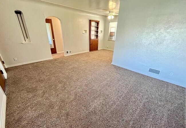 Foto del edificio - 1385 Otis St