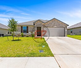 Building Photo - 7209 Llano Dr