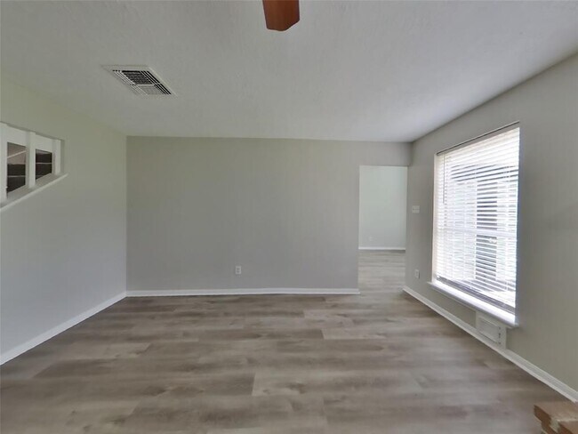 Foto del edificio - 16815 Shrub Oak Dr