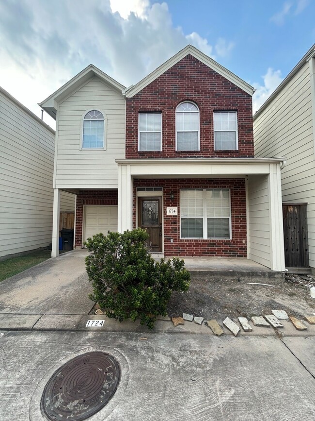 Building Photo - 1724 Aden Mist Dr