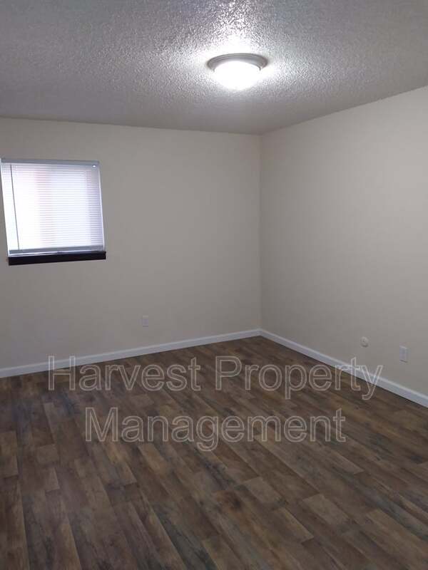 Building Photo - 925 W 29th St S