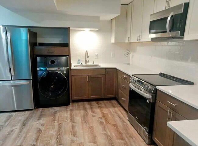 Building Photo - 33 E Loudoun St