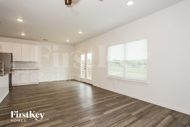 Foto del edificio - 7352 Parkside Pl Dr