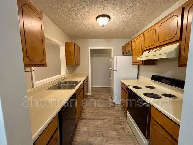 Foto del edificio - 406 Commons Dr