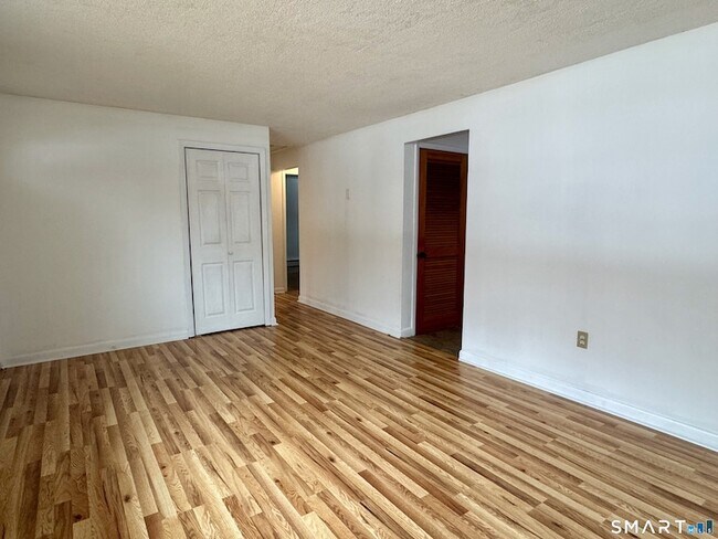 Foto del edificio - 12 Nutmeg Dr