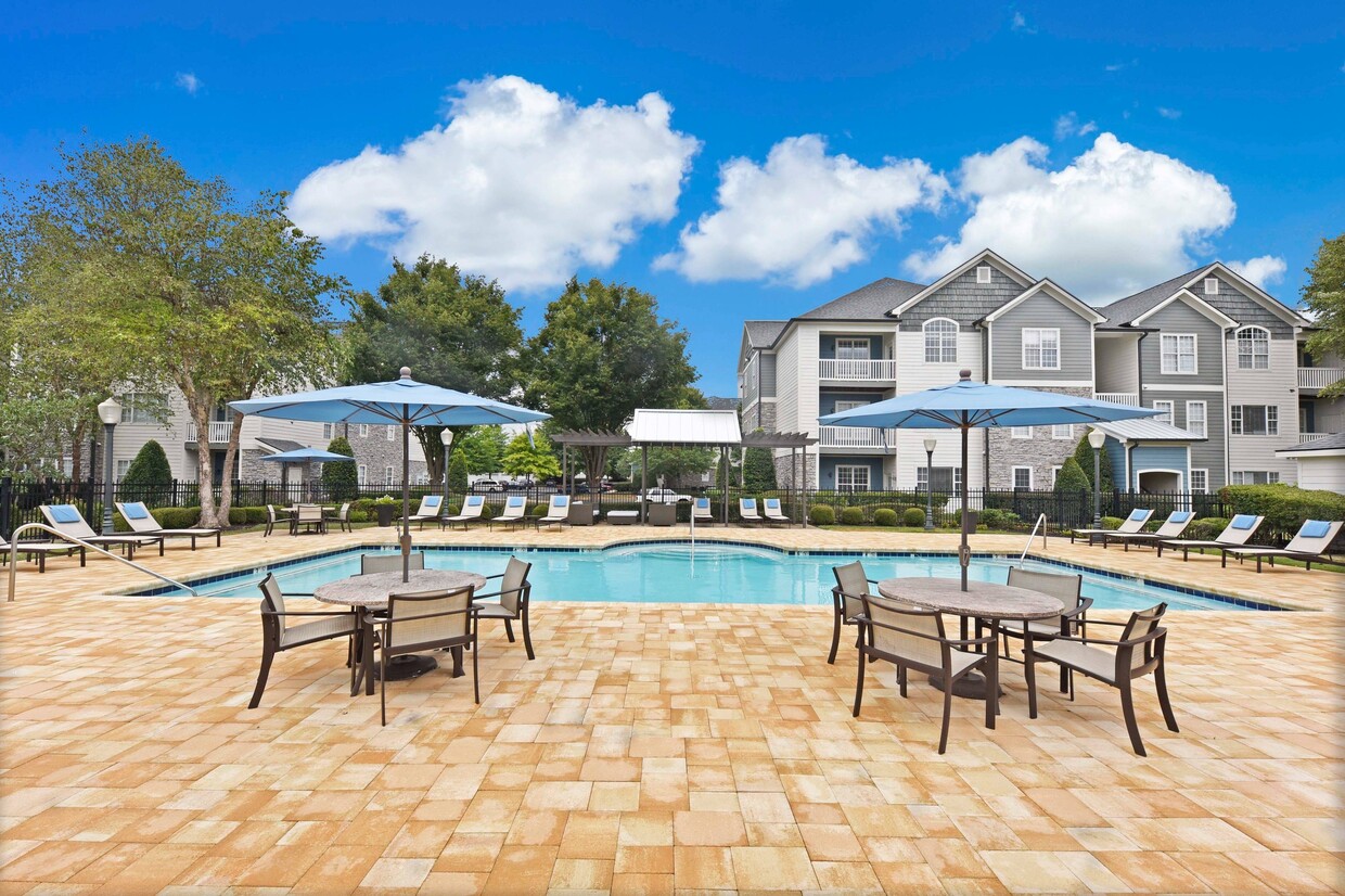 Piscina con terraza - Bel Air