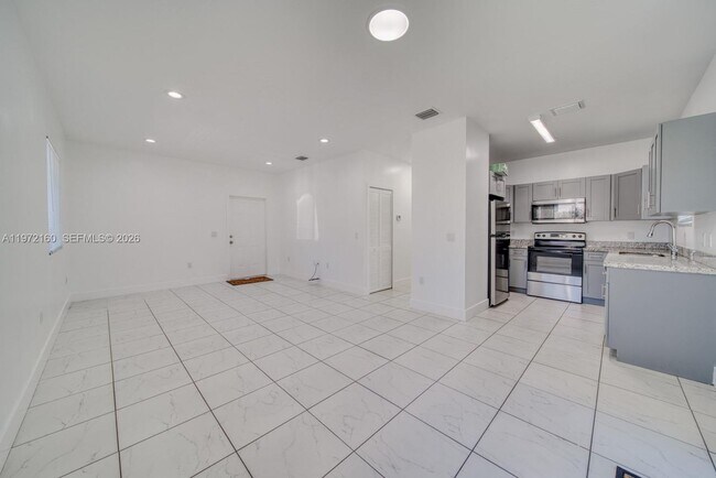 Foto del edificio - 14710 NE 7th Ct