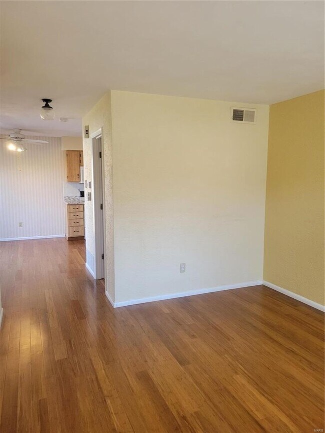 Building Photo - 10161 Squire Meadows Dr