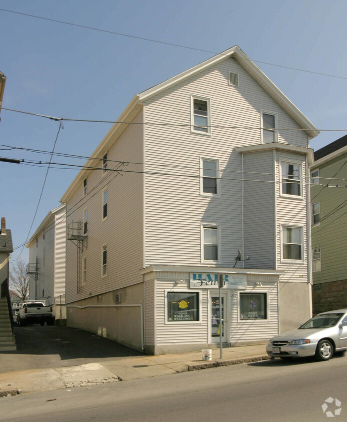 Building Photo - 310-316 Broadway