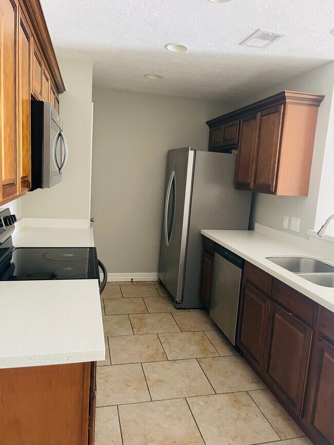 Building Photo - 129 Gage Ave