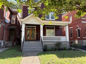 Building Photo - 422 Garrard St