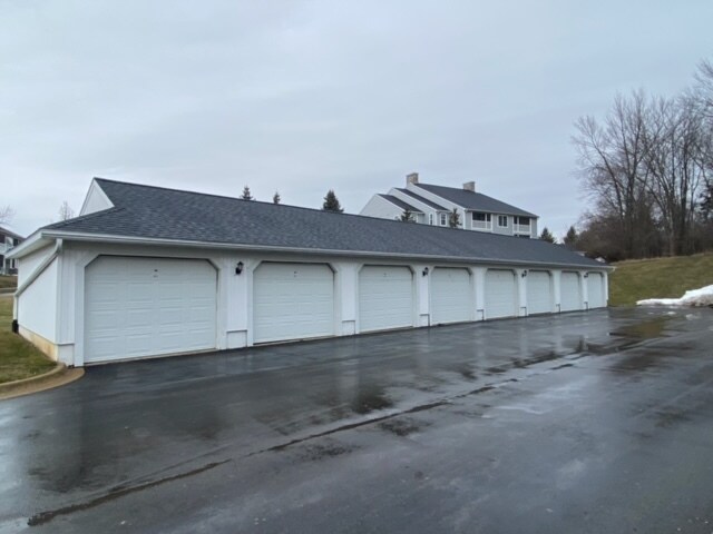 Building Photo - 827 W Barrington Cir