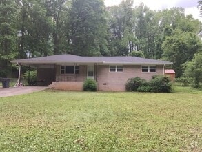 Building Photo - 2111 Terry Ln