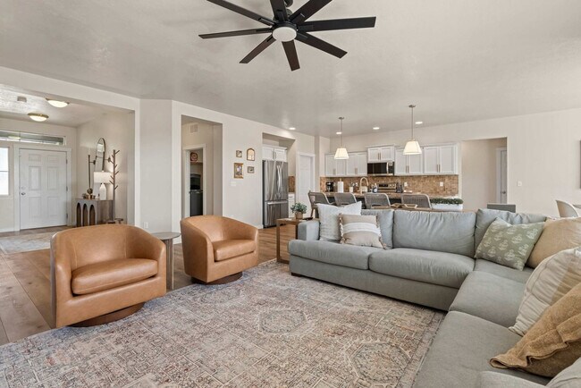 Foto del edificio - 3173 S Mystic Seaport Ave